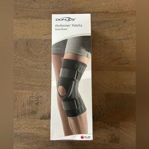 DonJoy Performer Patella Knee Brace BNIB